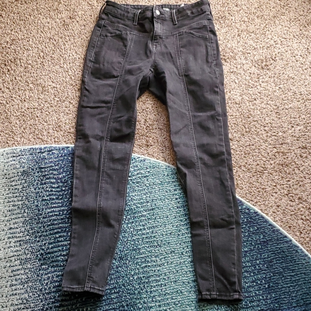 Old Navy Rockstar Black Mid-Rise Super Skinny